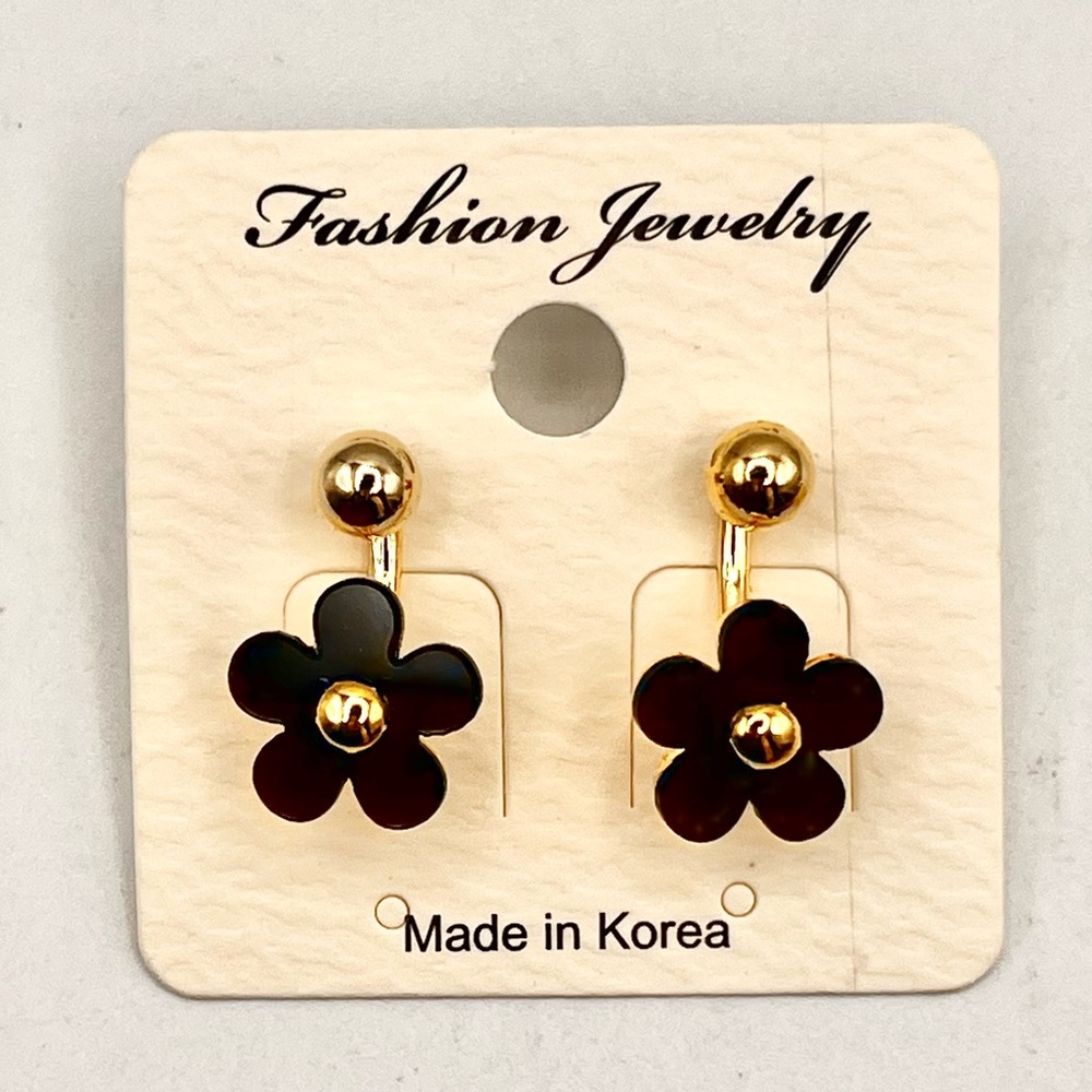 **NEW** GOLD PLATED FLOWER EARRINGS